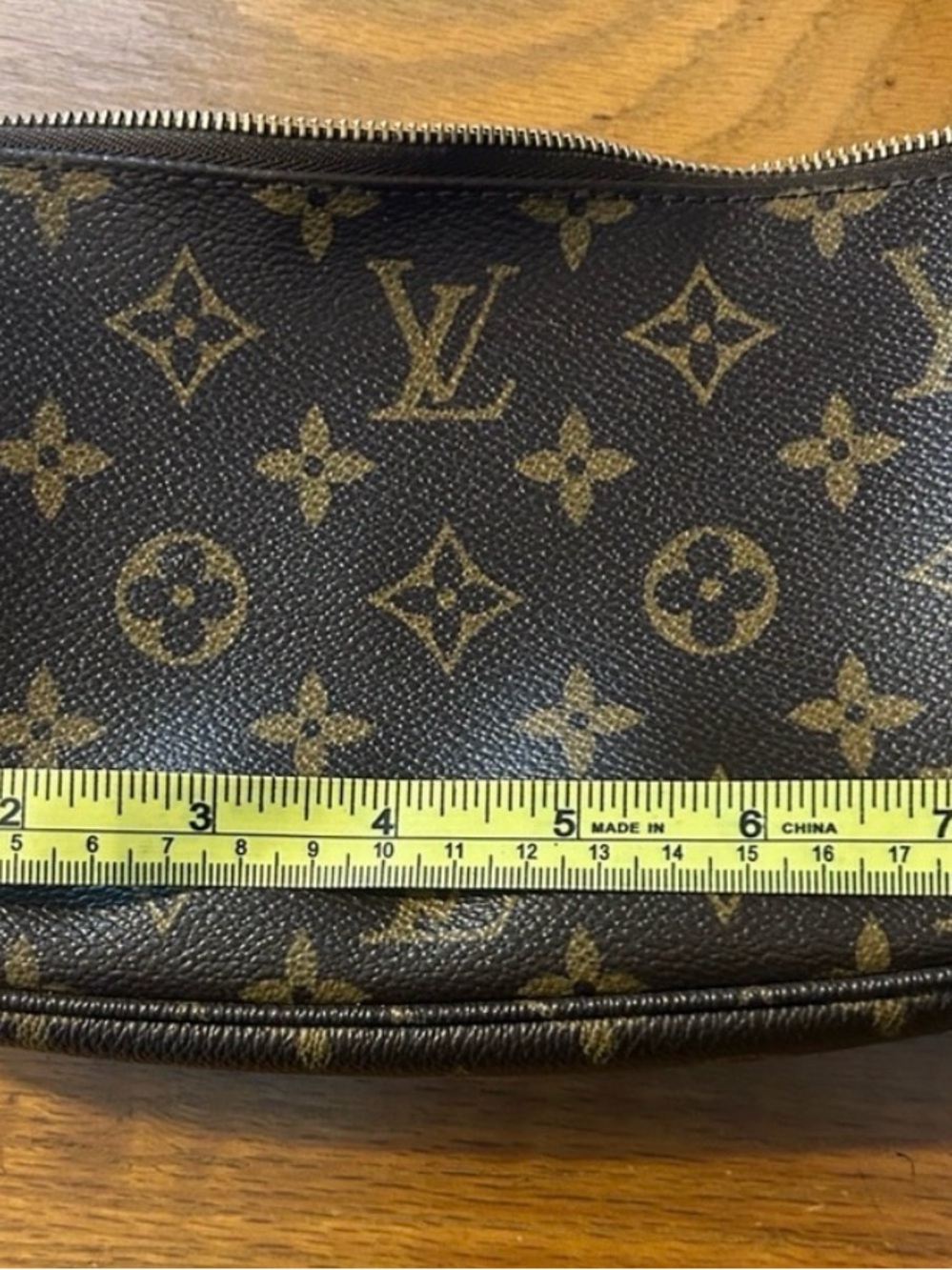 Authentic LV Monogram
Pochette - Picture 11 of 13
